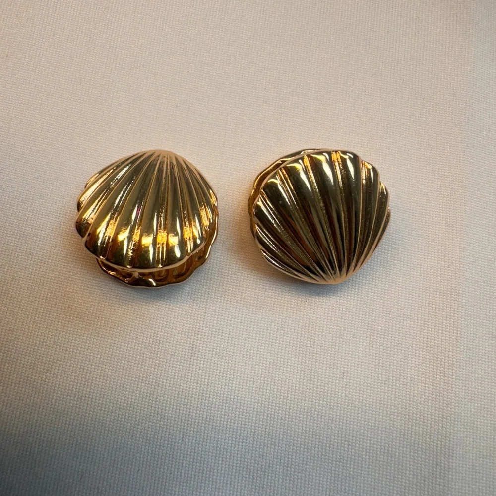 Seashell earrings - Picture 1 of 3